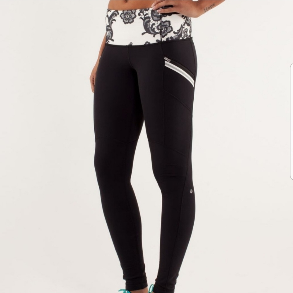 LuluLemon Black & White Laceoflage Leggings 6